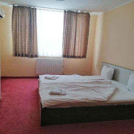 Hotel Panorama Gabrovo Esterno foto